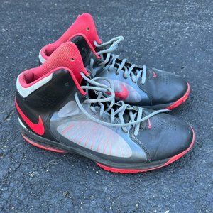 Nike Max Air Basketball shoes (Size 11)